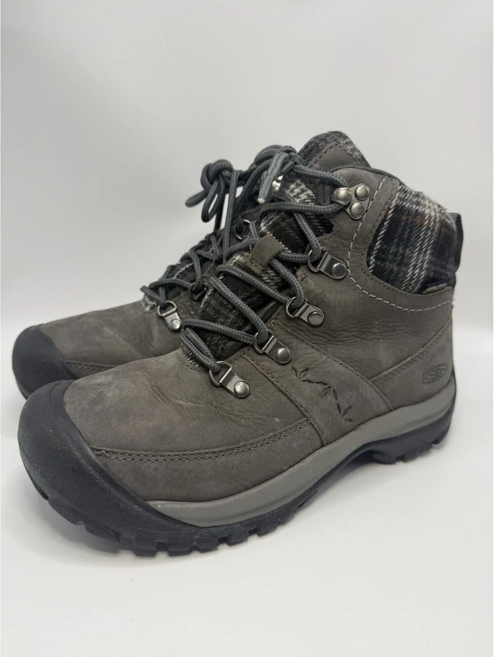 Keen Women's Kaci III Winter MidWp Magnet/Blk Plaid Size 6.5